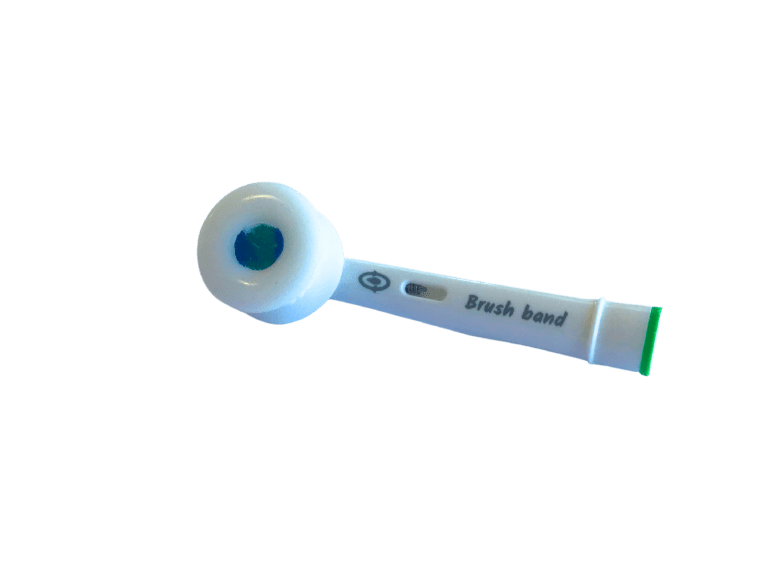 Brush-head-and-band-applied-iso